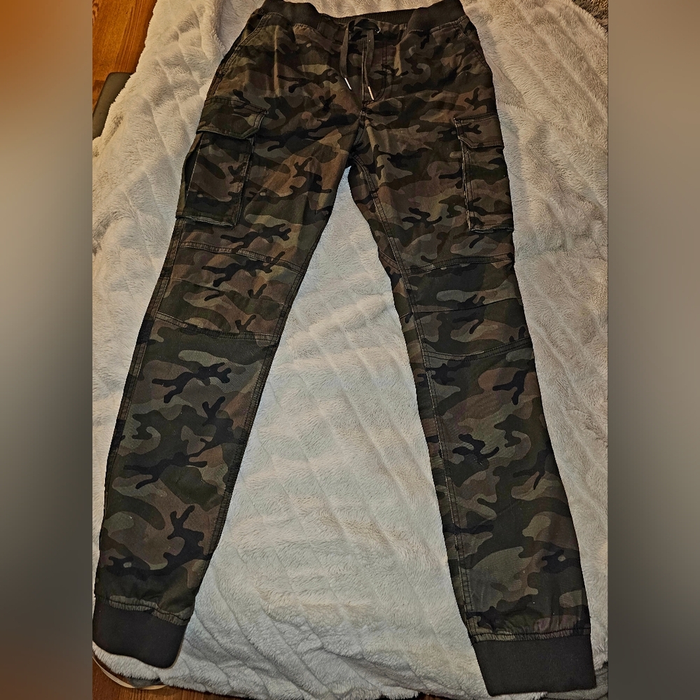 H&M Camouflage Joggers